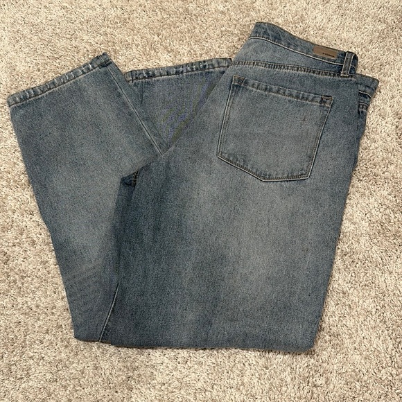 HI RISE WOMEN’S JEANS - Picture 1 of 6